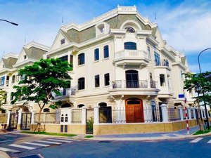 siêu đẹp quận 2. khu biệt thự ngay trần não. 10 x 20m. cn 200m2. 3 lầu. hđt: 195tr. giá 45 tỷ.