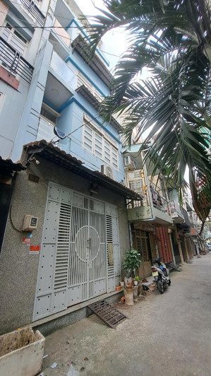 không tìm đâu ra hiếm nhà 8.9 tỷ - 5 tầng - hẻm xe hơi - nguyễn tiểu la - tiện ích 102 tại q10