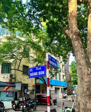 chính chủ bán nhà mặt phố cổ hàng bún ba đình. dt 55m2, mặt tiền 6.8m, giá 80 tỷ