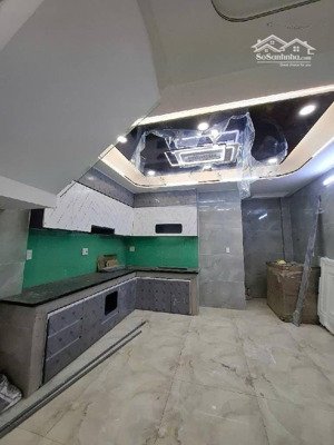 trục lê văn quói 54 m 5 t - 5 pn 6 wc btct hẻm sát mặt tiền ngủ trong nhà