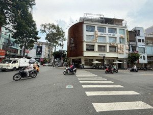 hàng hiếm! góc 2 mặt tiền trường chinh dt 18x32m - ctxd: hầm 10 tầng - hđt 350tr/th - giá 99 tỷ tl