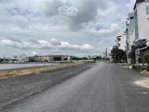 chính chủ bán nhà 3 tầng hẻm xe ô tô thông, nguyễn văn dung,ra kênh tham lương, ở ngay, giá 8.5 tỷ.