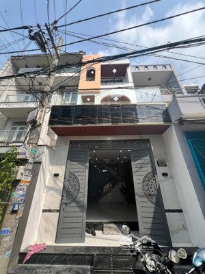 chú hoà đầu bạc lão tướng bóng đá gửi duy 1 căn nhà - 64m2 - oto vào nhà - đầy đủ nội thất