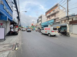 chỉ 120 triệu/m2 - bán gấp khuôn đất xây toà nhà đường lê quang định dt 621m2 ctxd hầm 7 tầng