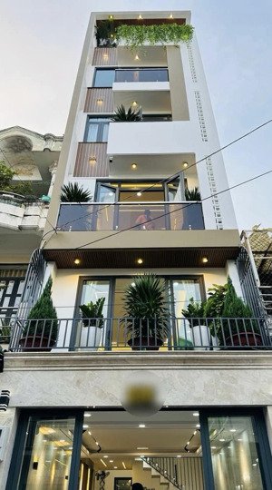 nhà đẹp ngang 5m đường tú xương-quận 3 giá 4.650tỷ. gần nhà thiếu nhi. cho thuê 27tr