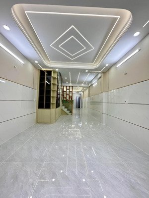 đường xe hơi 8m - nhà đúc 3 tầng - cạnh tô hiệu - dt: 4x20 (80m2), chỉ 8ty xíu + vị trí: khúc