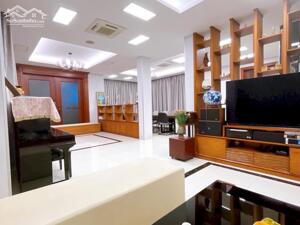 Bán Biệt thự Bắc Linh Đàm, Lô góc 4 Thoáng Thang Máy, KINH DOANH DT 230M2 MT 28m Giá 68 Tỷ.