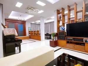 bán biệt thự bắc linh đàm, lô góc 4 thoáng thang máy, kinh doanh dt 230m2 mt 28m giá 68 tỷ.