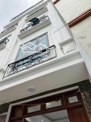 cho thuê nhà riêng mới tinh huỳnh thúc kháng 40m² * 6 tầng, vị trí kinh doanh, vp, thông sàn. 15tr