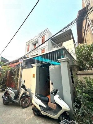 bán nhà đức giang 48m 2 tầng 8 tỷ ô tô vào nhà, ngõ nông sát phố gần bình minh gardand