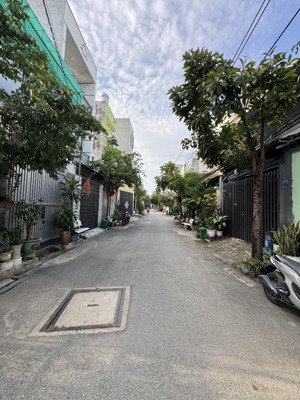 đất mặt tiền tiện kinh doanh 64m2, sổ riêng, tại gò cát, phú hữu quận 9 giá 4 tỷ 3 có thương lượng