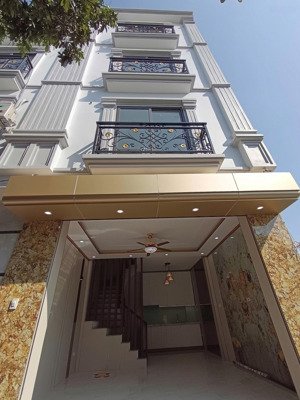 giá cực tốt bán nhà 4 tầng mới 34m2 - giá 3tỷ3 còn tl. ubnd, trường c1, c2 bán kính chỉ 200m.