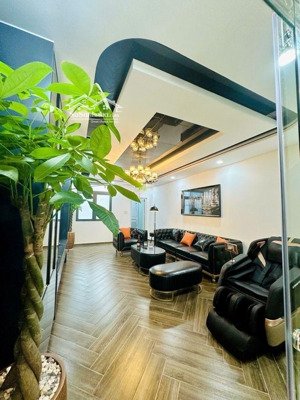 4x21m 5 tầng - nhà mới tặng full nội thất - vào ở ngay - có thang máy - hẻm xe tải