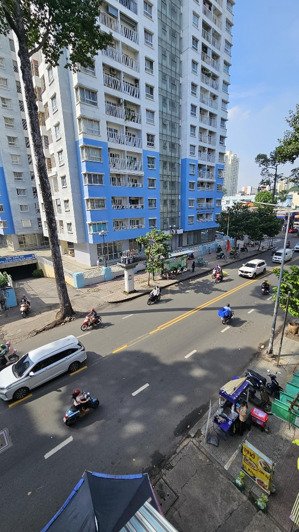 nhỉnh 2 tỷ - chung cư mặt tiền nguyễn chí thanh q10, ngay pt năng khiếu, 61m2, 3pn - 2wc, tặng nt