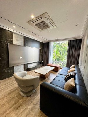 hồng tiến - nguyễn văn cừ- ngôi nhà đón nắng