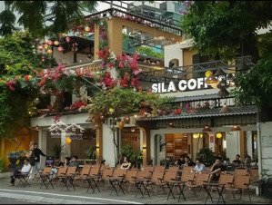 cho thuê nhà mặt phố hàng bún-ba đình,dt:180m2x4 tầng,mt:7m,giá thuê:80tr/t .mọi mô hình kinh doanh