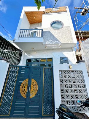 bán nhà đường lê văn lương quận 7 nhà 2 tầng 3 phòng ngủ 45m2 ngang 4.3x10m chỉ 5 tỷ