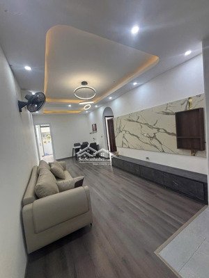 chính chủ bán căn 81m2. tầng thấp, 3pn-2vs full nội thất. cửa tb ban công đn.