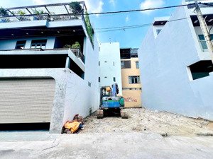 giá hiếm_đất ngang 8,8m có thể tách thửa_cách mặt tiền 30m_bám trục phạm văn đồng_hẻm xe tải_tnc