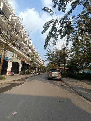 bán nhà khu phân lô siêu vip hà huy giáp ngay ngã tư ga giáp gò vấp. 4*16m, 5tầng, hxh 12m, 7.5tỷ