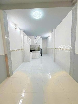 nhà mới, sổ đẹp - đường 3/2 - 28/30m2, 3tầng - 5.53tỷ