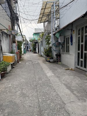 bán nhà 130m2 ngang hơn 8m,có 7 phòng vừa ở vừa cho thuê,dòng tiền ổn định.huỳnh tấn phát.10 tỷ