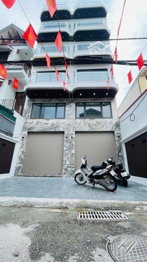 15 tỷ- nhà 70m - 7 tầng thang máy- gara ô tô - phố chu huy mân