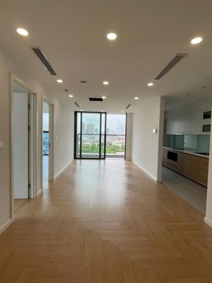 tôi cần bán gấp căn 165m 4pn duy nhất tòa ,giá 22 tỷ.lh 