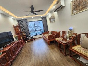 nhà đẹp kẻ tạnh lô góc 6 tầng thang máy full nội thất khu vực tăng giá mạnh