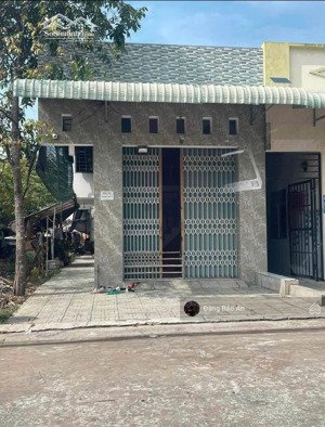 chủ ngộp cần ra ngay dãy trọ 7phòng và 1kiot cho thuê chỉ 1tỷ190 full thổ cư ở mỹ phước, bến cát