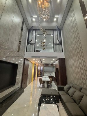 nhà 50/65m x 7 tầng, thang máy, gara 2 ô tô, full nội thất ở gần công viên ngọc thụy, long biên hn