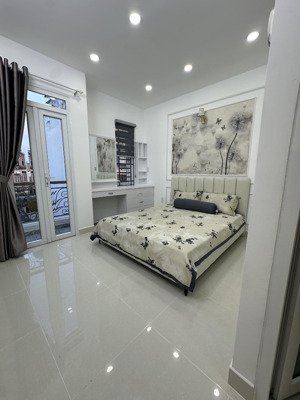 nhà hẻm xe hơi cách mặt tiền 1 căn bùi quảng là, p12 gò vấp