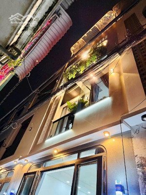 nhà đẹp full nội thất , 3pn, 3 tầng, rộng rãi , thoáng mát , gò vấp