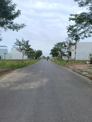 còn sót lô 122.5m2 kdt số9 giá rẻ.