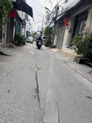 hàng hiếm bình tân - nhà 4 tầng kiên cố - sát vách tân phú - giá chỉ nhỉnh 4 tỷ nhỏ xíu