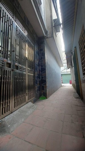 hàng đầu tư phố nguyễn chính 29m 4 tầng 4 mt 5.7 tỷ hoàng mai