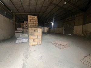 cho thuê kho quận tân phú sát tân bình 90k/m2 từ 100m trở lên có vat xe container