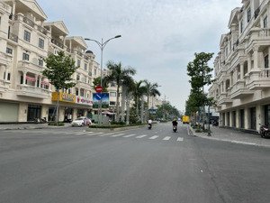 bán nhà đường phan văn trị cityland park hills, có thang máy. giá 28,5 tỷ