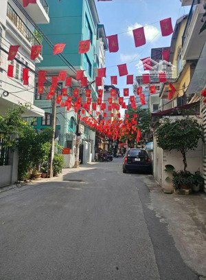 bán đất phố tứ liên - tây hồ. ô tô tránh - đầu tư - xây căn hộ cho thuê . dt 42m2 , giá 9.5 tỷ