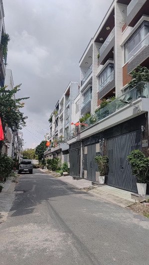 bán nhà riêng, hxh, huỳnh tấn phát_nhà bè. diện tích: 4,6x13 (4pn, 5wc, sân thượng), giá 7,95 tỷ.