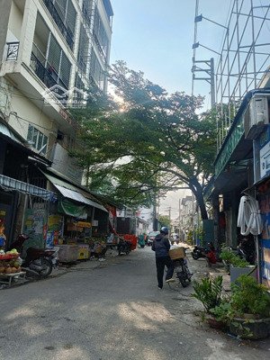 cc bán đất tặng dãy trọ 1/ hà huy giáp, gần ngã tư ga giáp gò vấp. 14*36m, full thổ, hxh 10m, 28tỷ