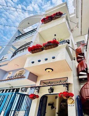 giá tốt không tưởng, chỉ 3tỷ590/64m2. đường kỳ đồng-quận 3, đang cho thuê 23tr.gần ga sài gòn 300m