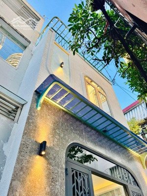 siêu phẩm giáp q1, thủ thiêm đ.ngô tất tố bình thạnh góc 2 mặt hẻm 26m2 (3.3 x 8.2) 2 tầng 2 pn