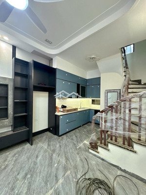 nhà xây mới tinh full nội thất cao cấp ngọc lâm vip chỉ 10tỷ cách đường ô tô
30m