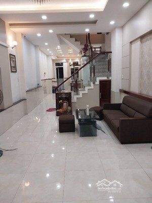 cho thuê nhà mặt tiền gần đường 10 kdc bình hưng . chánh hưng