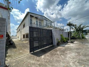 cần bán kho xưởng đường song hành, tân hiệp, hóc môn 900m2 xây dựng 1 trệt 1 lầu 754m2 giá 27 tỷ