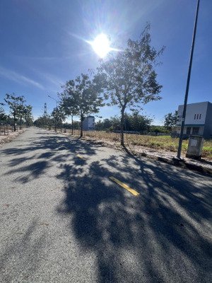 bán đất an điền đường nhựa nhánh lộ 7a. dt 5x20m thổ cư 100m2. giá 1 tỷ