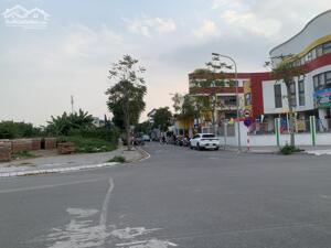 Bán LÔ GÓC khu đấu giá Cự Khối đường 15m, tặng nhà 3,5 tầng mới đầy đủ công năng sử dụng