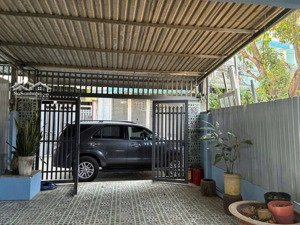 nhà rẻ dt 135m2, ngang 5m giá cho nhà đầu tư