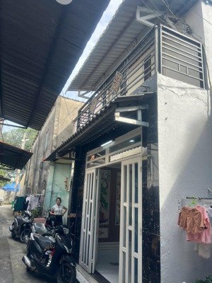 cẩn bán nhà 1 lẩu 4x10m, xã thới tam thôn, hóc môn